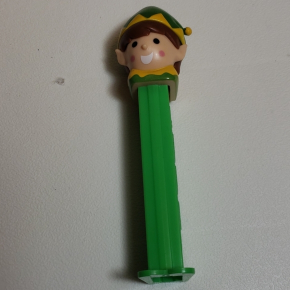 Rudolf and elf PEZ dispensers - Picture 5 of 7